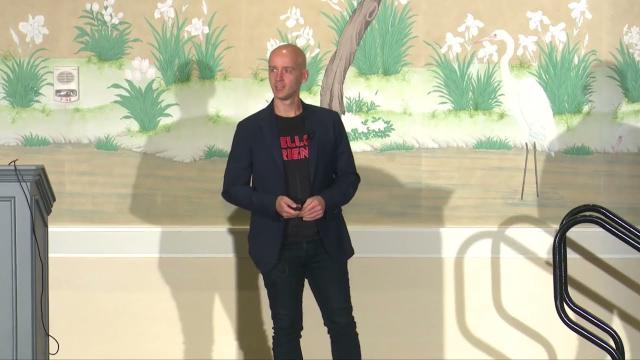 Martin Henze | We R KaggleRs - At the Intersection of Data Science Communities | RStudio (2022)